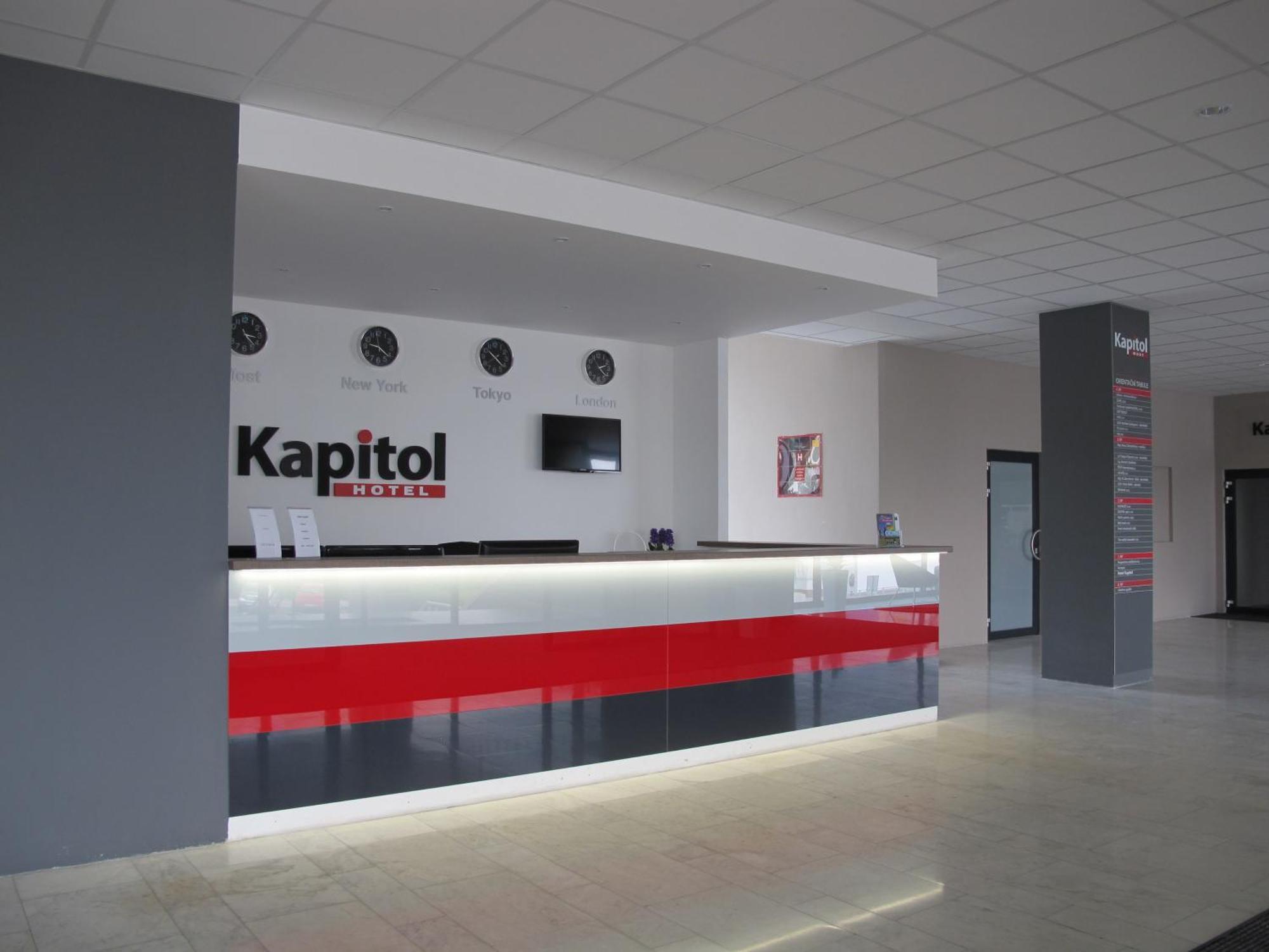 Hotel Kapitol มอสท์ ภายนอก รูปภาพ