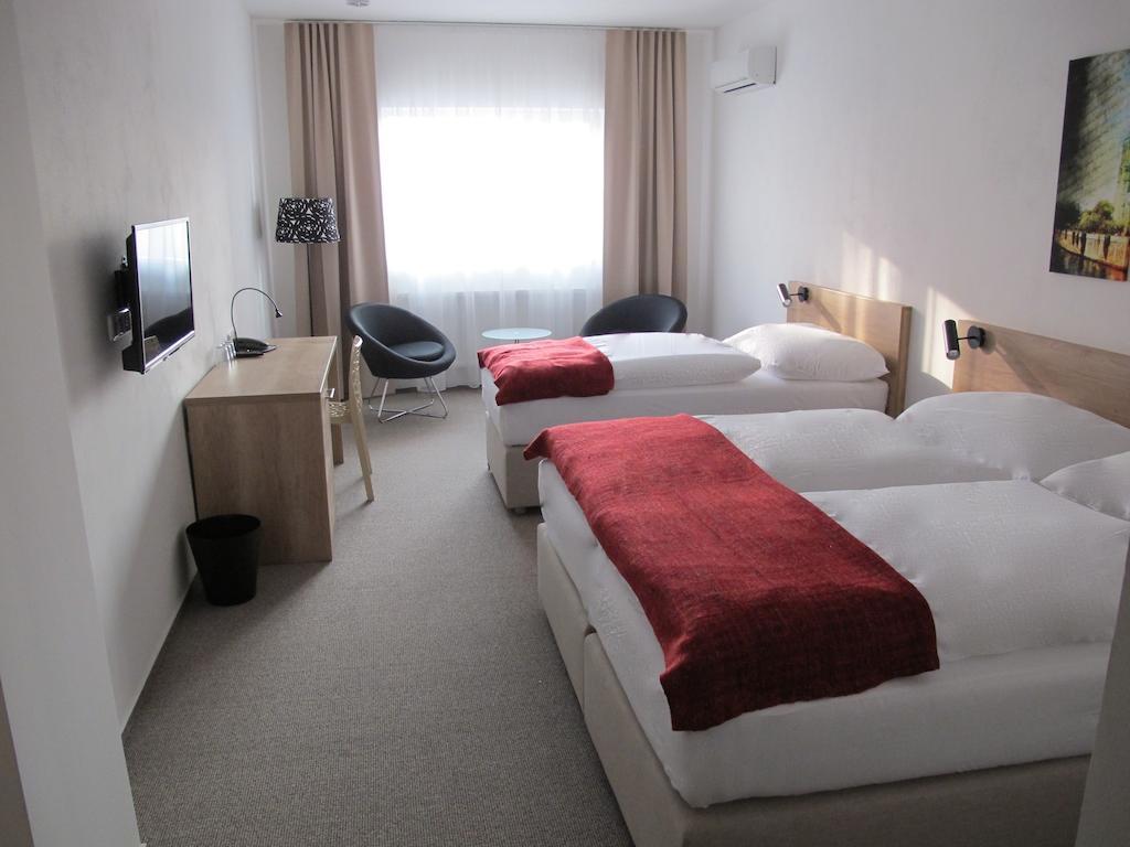 Hotel Kapitol มอสท์ ห้อง รูปภาพ